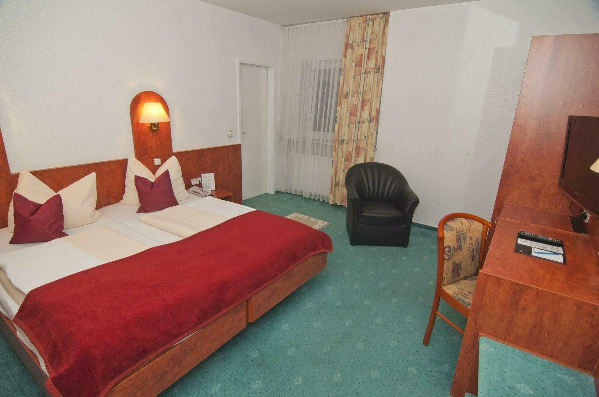 Hotel Hansa Offenbach am Main Room photo